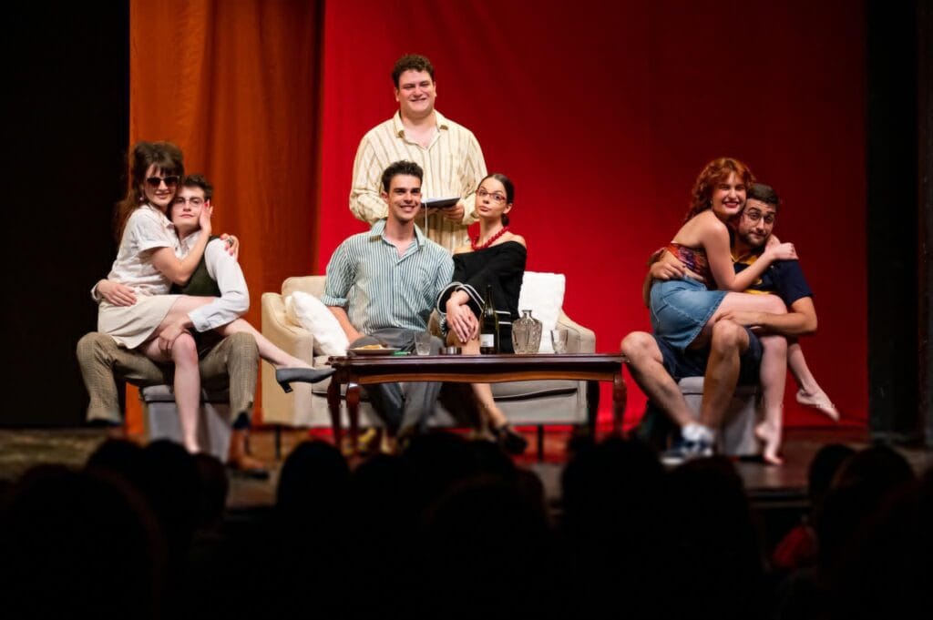 umetnost-je-ogledalo-zivota-ili-se-ipak-razlikuje-od-njega1