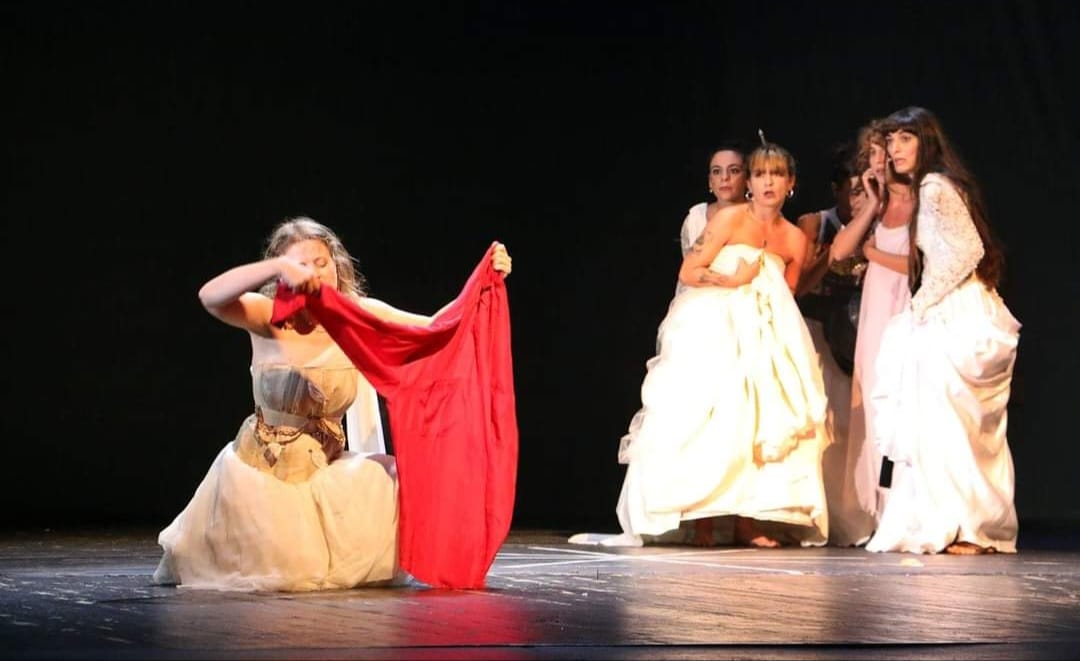 na-granici-zenske-antike-i-stvarnosti2