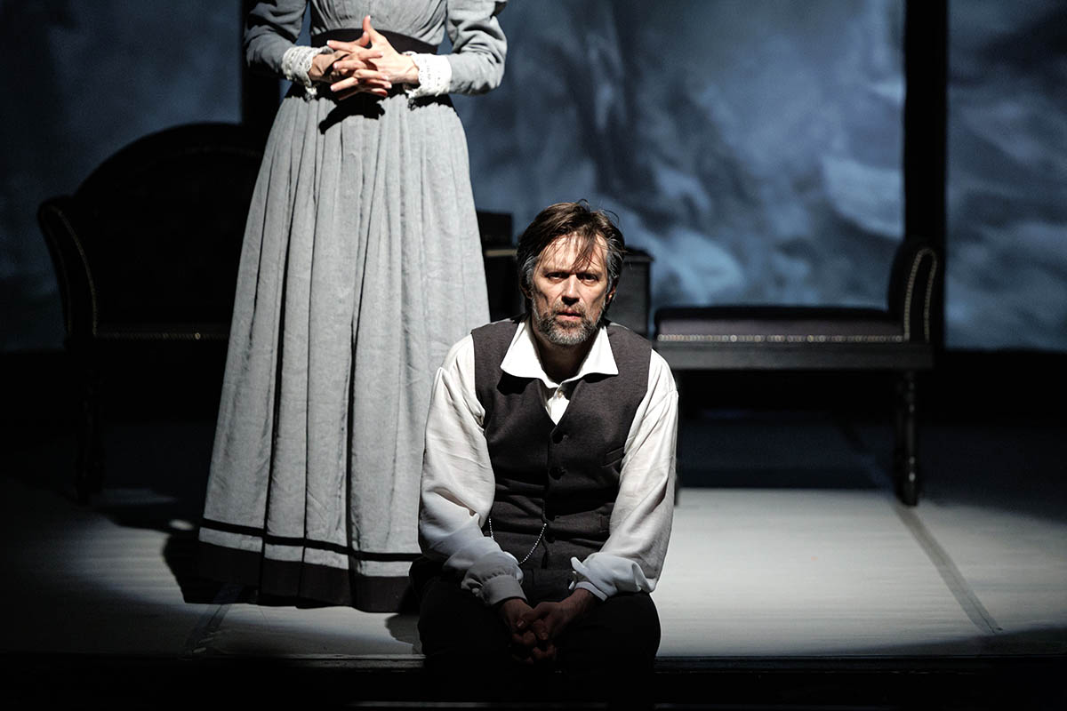 novi-pozorisni-omaz-dostojevskom-u-narodnom-pozoristu1