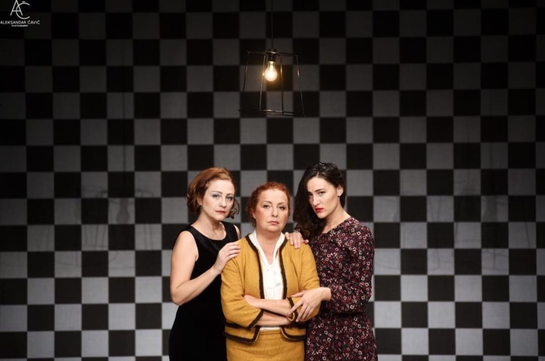 o-tome-kako-je-malo-blago-postavilo-velika-pitanja2