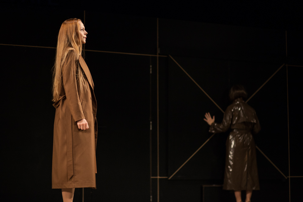 premijera-predstave-niko-nije-zaboravljen-i-nicega-se-ne-secamo-2